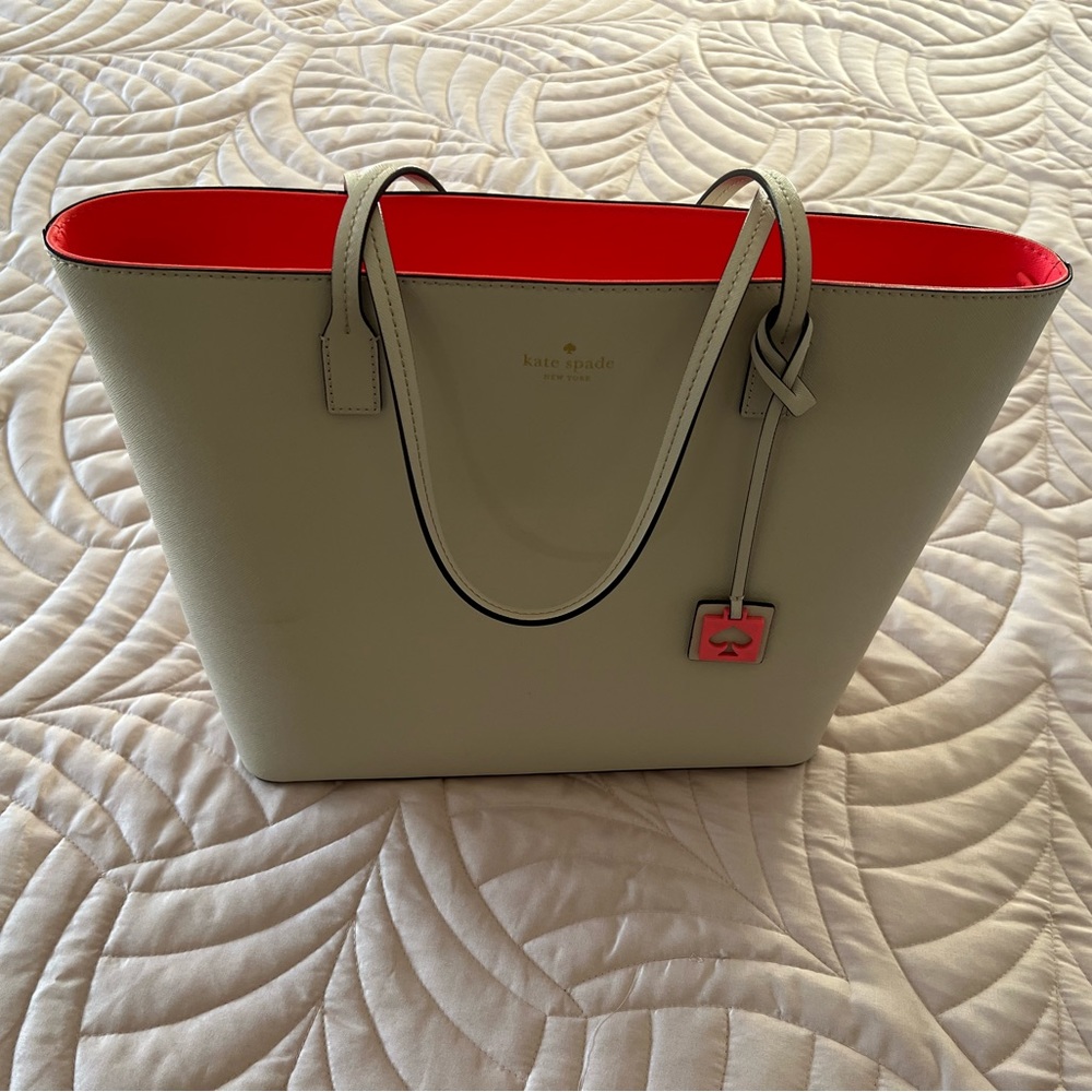 Kate Spade Pumice & Spring Coral Carla Abbey
Street Tote